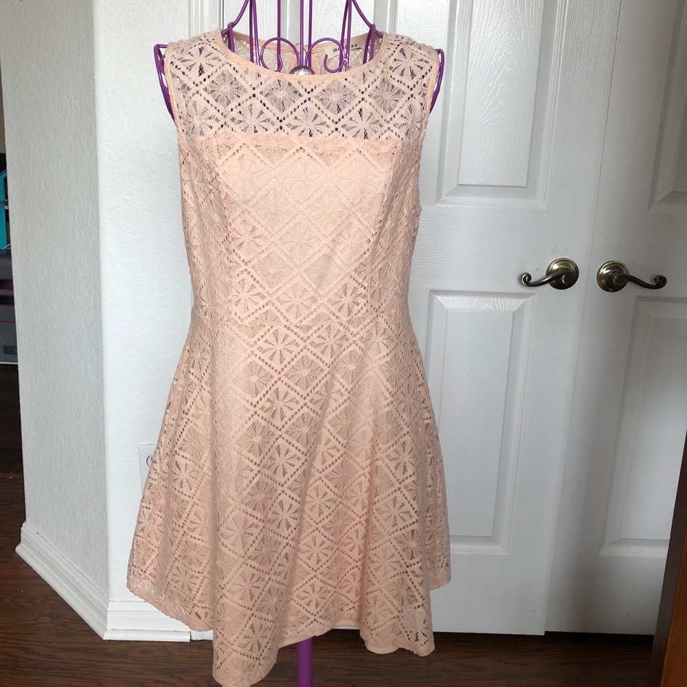 Blush lace dress. Size M.